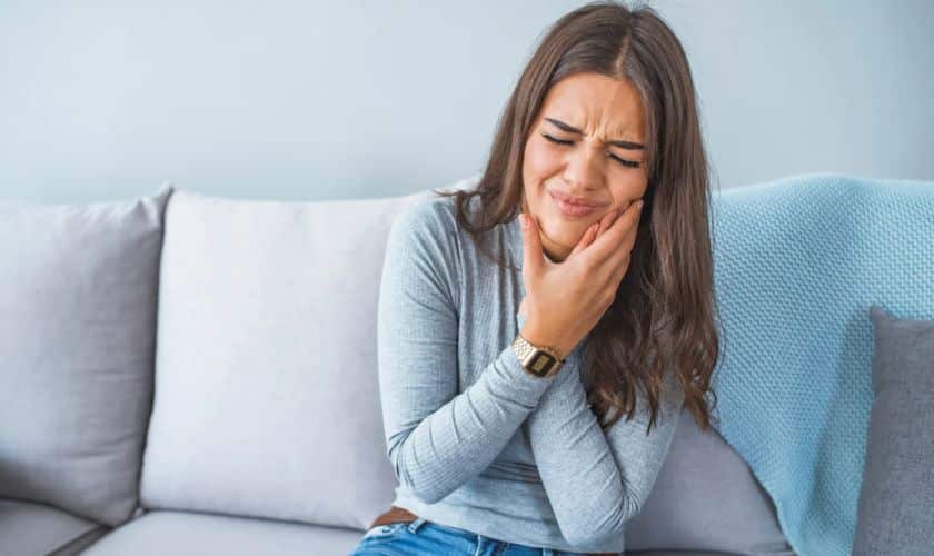 Broken Tooth? What to Do Before Seeing an Emergency Dentist
